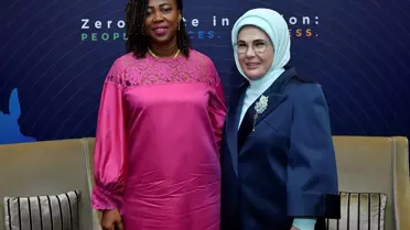 Emine Erdoğan, Sierra Leone Cumhurbaşkanı'nın Eşi ile Bir Araya Geldi