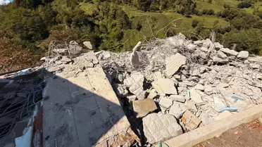 Rize'de İzinsiz Yapılar Yıkılıyor
