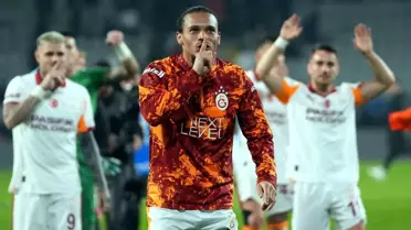 Sane'den Taraftara Üçlü