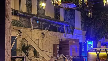 Bornova'da Eğlence Merkezinde Duvar Çöktü