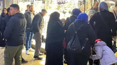 Kuyumcuların önünde altın kuyruğu