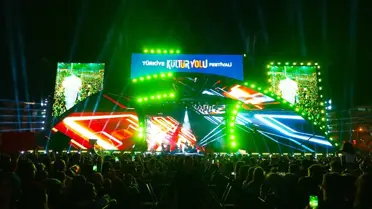 Buray, Diyarbakır Kültür Festivali'nde Konser Verdi