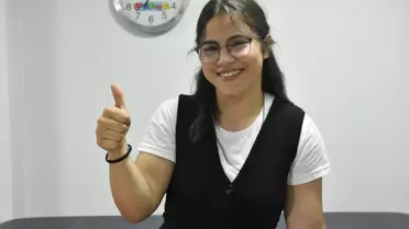 Miyotoni Konjenita ile Mücadele Eden Genç Kız