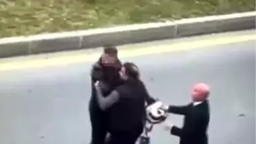 İstanbul'da Trafik Kavgası: Çocuk Gözleri Önünde