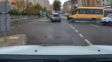 Beylikdüzü'nde Kaza: Kırmızı Işık İhlali Sonucu Çarpışma