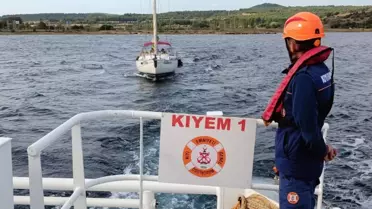 Çanakkale Boğazı'nda Tekne Kurtarıldı