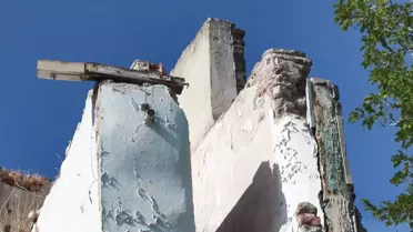 Tarihi Surlar Tehlike Saçıyor