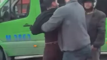 Kağıthane'de Minibüs Şoförlerine Tekme Tokat Saldırı