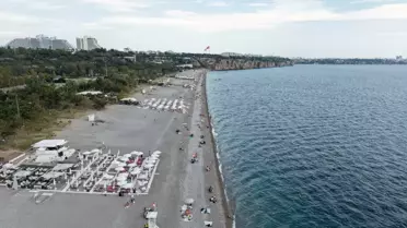 Antalya'da Sıcak Hava Plajları Doldurdu