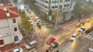 Samsun'da Gök Gürültülü Sağanak Yaşamı Olumsuz Etkiledi