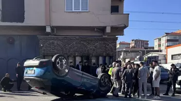 Ataşehir'de Kaza: Otomobil Ters Döndü