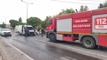 Bingöl'de Panelvan Alev Aldı