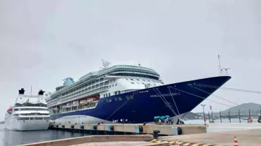 Bodrum'a İki Yolcu Gemisi Geldi