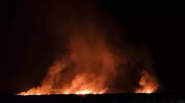 Hakkari'de Nehil Sazlığı'nda Yangın: Alevler Köylere Yaklaşıyor