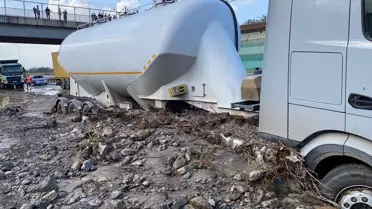Hatay'da Sağanak: Otoyol Ulaşıma Kapandı
