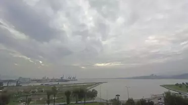 İzmir Körfezi'nde Kötü Koku Krizi