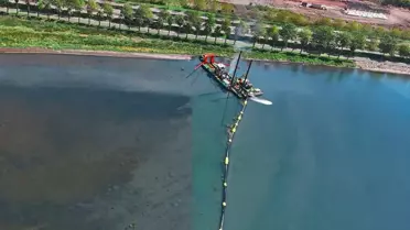 İzmit Körfezi'nde Dip Çamuru Temizleniyor