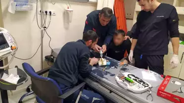 Hakkari'de Yüzüğü Parmakında Sıkışan Vatandaşa İtfaiye Müdahalesi