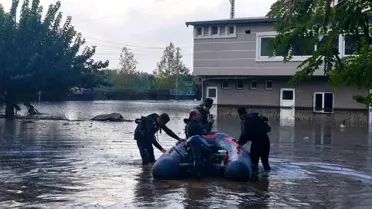 Hatay'da Şiddetli Yağışla Mahsur Kalan Vatandaşlar Kurtarıldı
