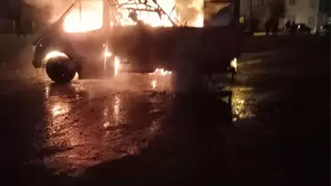 Samsun'da Park Halindeki Araç Yandı