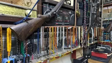 Kötü komşu hem traktör hem müze sahibi yaptı