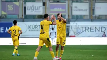 Emrecan Uzunhan İlk Golünü Attı