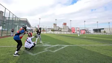 Esenyurt'ta Beyzbol Turnuvası Renkli Görüntülere Sahne Oldu