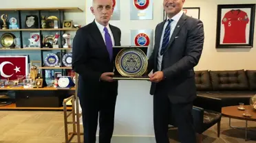 Fenerbahçe Başkanı TFF'yi Ziyaret Etti