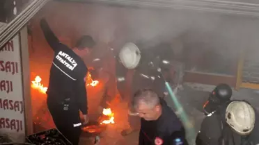 Antalya'da Müzik Aletleri Mağazasında Yangın