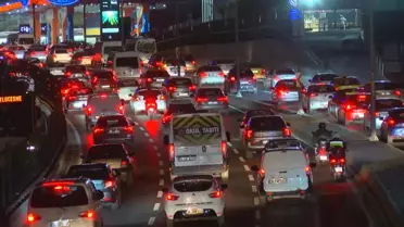 İstanbul'da Akşam Trafiği %85 Yoğunlukta