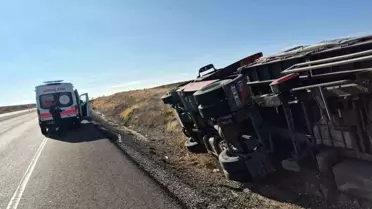 Kulu'da Tır Devrildi, Sürücü Hafif Yaralandı