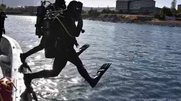 Tatvan'da 'Akdamar' Teknesine Dalış Eğitimi