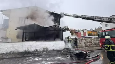 Sivas'ta İki Katlı Evde Yangın