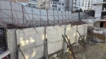 Samsun'da İnşaat Kazısı Sonrası Kaldırım Çöktü