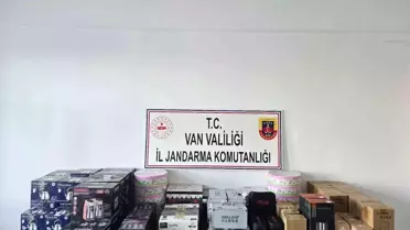 Başkale'de Kaçak Eşya Ele Geçirildi