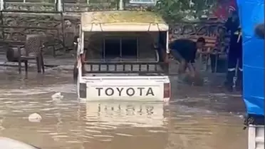 Adana'da Sağanak Yağış Hayatı Olumsuz Etkiledi