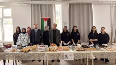 Alaçam Şehit Kadir Kara Anadolu İmam Hatip Lisesi'nde Gazze yararına kermes