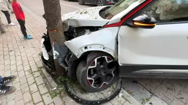 Avcılar'da Park Halinde Kaza