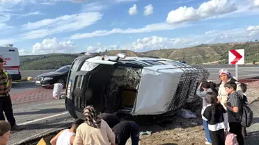 Osmaniye'de Minibüs Devrildi: 13 Yaralı