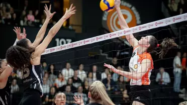 VakıfBank, Eczacıbaşı'nı 3-1 Yendi
