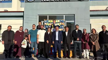 Sincan'da Çocuklar Yüzme Yarışmasında Ter Döktü