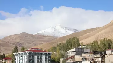 Başkale'de Kar Yağışı Etkili Oldu