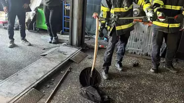 Batman'da Yılan İtfaiye Ekiplerince Kurtarıldı