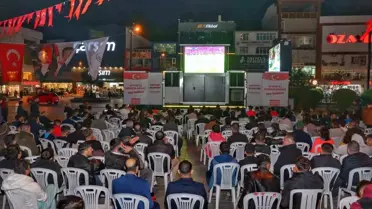 Esenyurt'ta Dev Ekranda Galatasaray Coşkusu