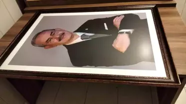 Yılmaz Büyükerşen'in Portre Fotoğrafları Depolara Kaldırıldı
