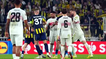 Fenerbahçe-Stuttgart Maçında Gerginlik