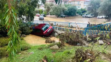 Foça'da Sel Felaketi: Bir Vatandaş Kayıp