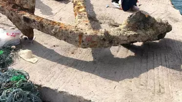 Ezine'de Balıkçı Ağına 3 Tonluk Çapa Takıldı