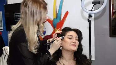 Kocaeli'de Güzellik ve Saç Bakım Kursları Meslek Kazandırıyor