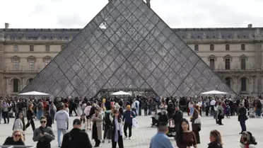 Louvre Müzesi Müdürü Cars: Kalıcı bir polis karakolu kurulmalı